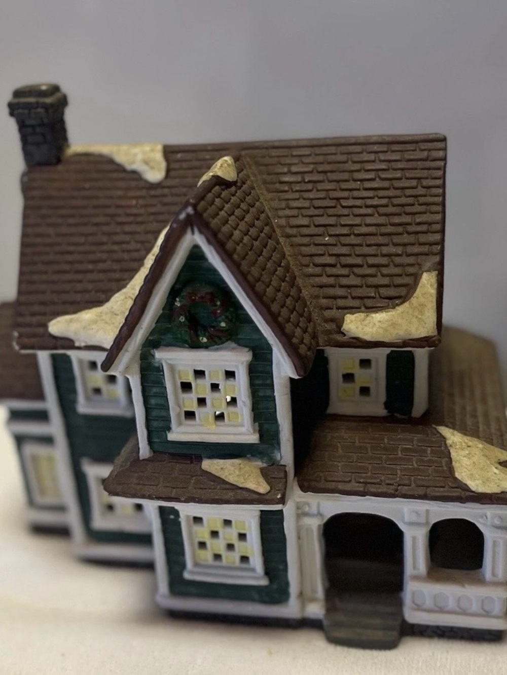 Dickens Collectibles ~ Town Series ~ Hand Painted ~ Porcelain House